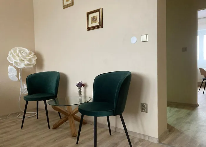 Apartment In The Garden